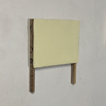 Holding Beige